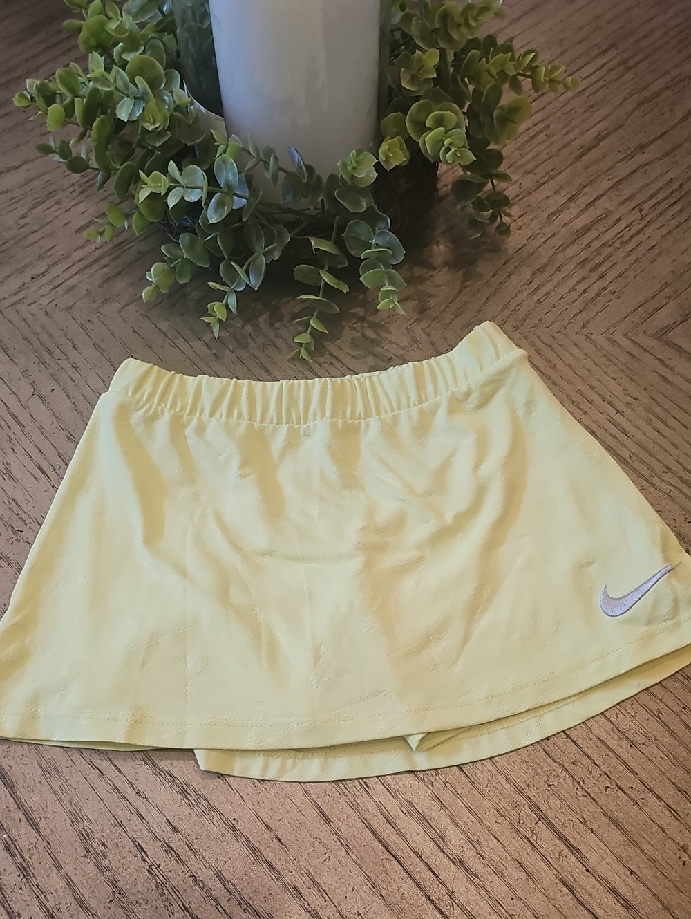 Nike Light Yellow Athletic Skort with Swoosh Size 5/6